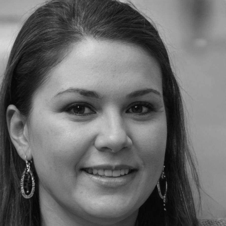 Retrato de instructora especialista en análisis financiero
